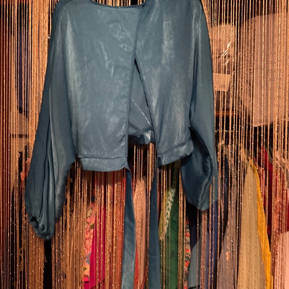 Top - Picture 2 of 3